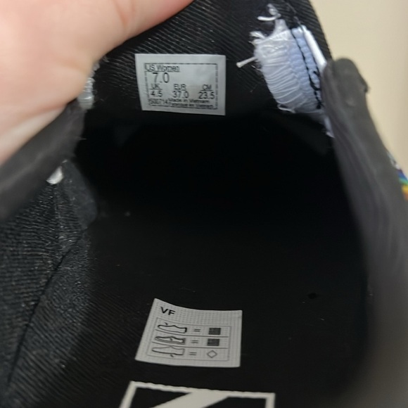 NWT Vans Pride Love Wins Slip On Asher Black Rainbow Glitter Sneakers - Picture 8 of 9